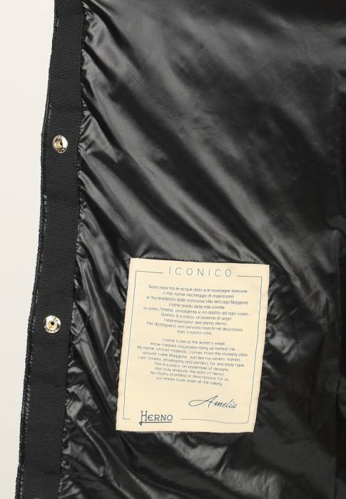 пуховик  универсального стиля с лицевой стороны