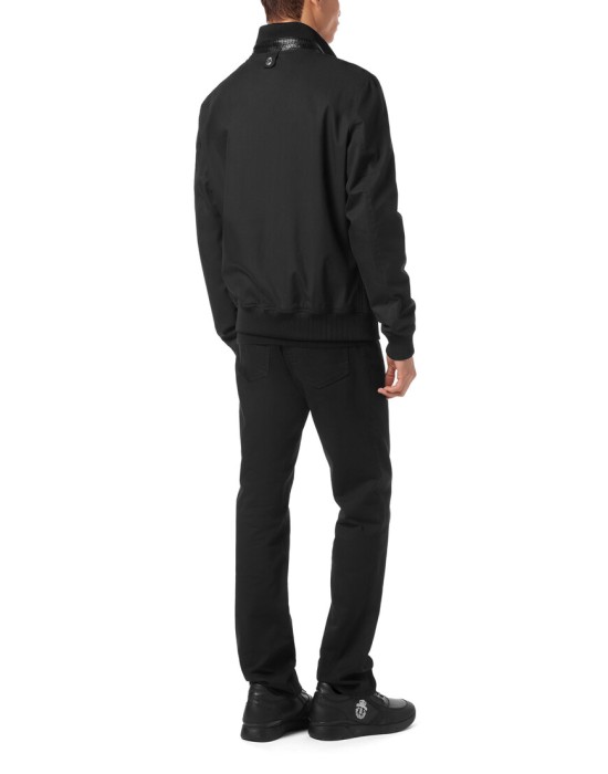 пуховик  по цене 271730 руб вид справа