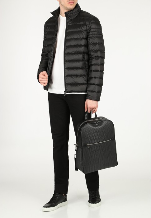 пуховик  по цене 53450 руб вид справа