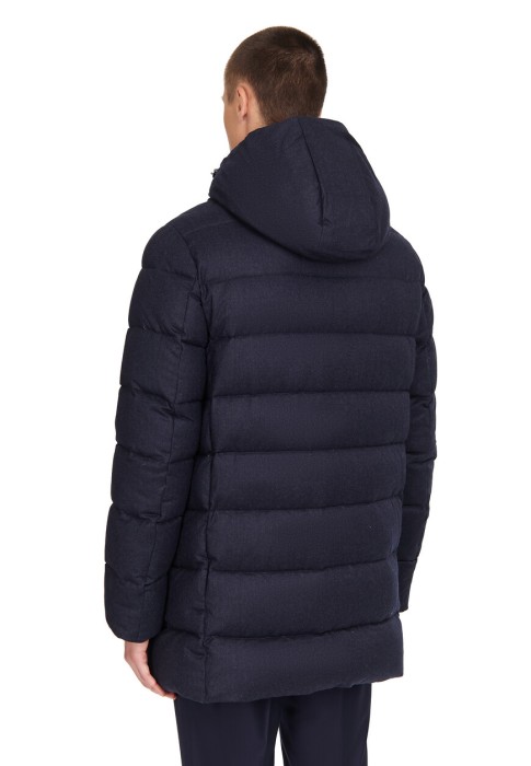 Товар синего цвета с внутренней стороны