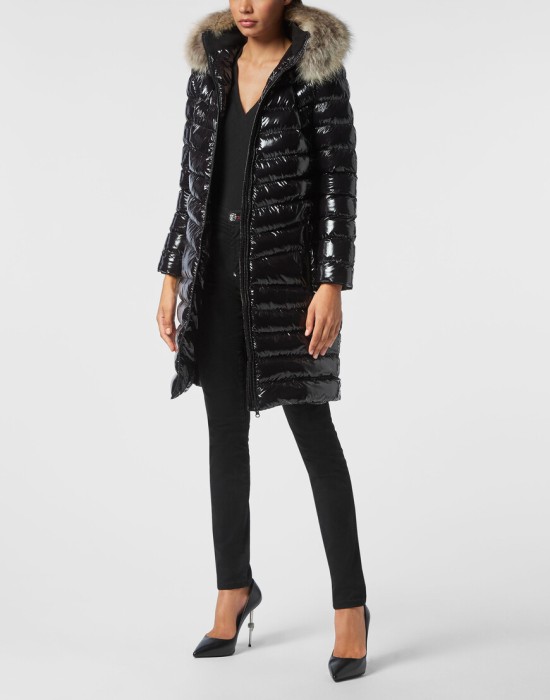 пуховик  по цене 77520 руб вид справа