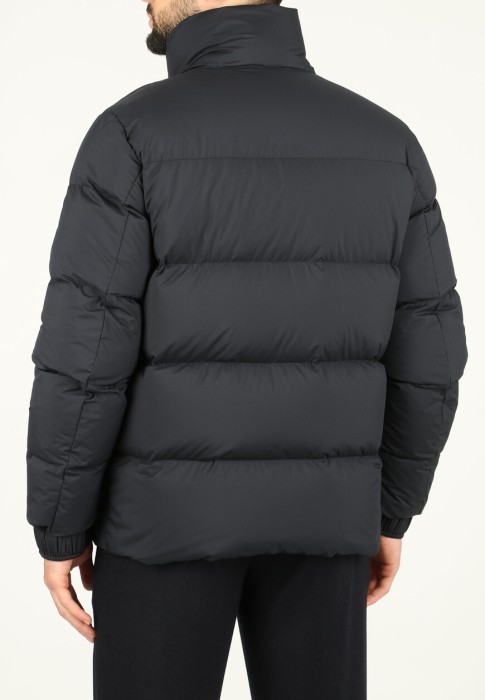 пуховик  из италии вид сбоку