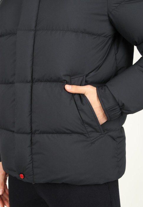 Товар синего цвета с внутренней стороны