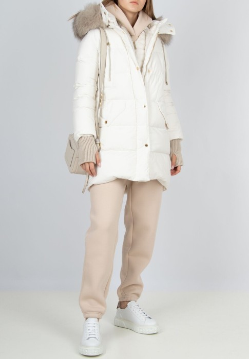 пуховик  от бренда moorer вид слева