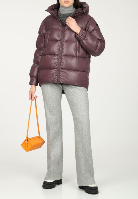 пуховик  от бренда peuterey вид слева