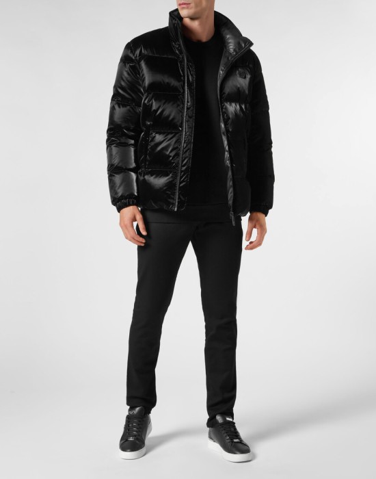 пуховик  по цене 93500 руб вид справа