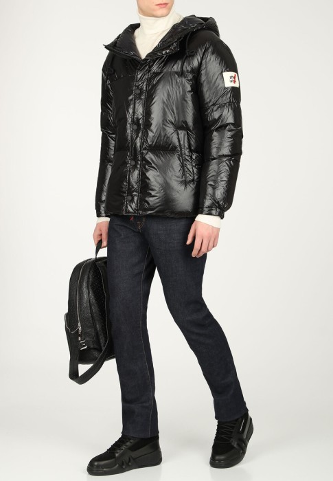 пуховик  из германии вид сбоку