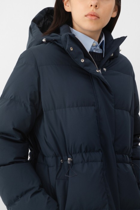 пуховик  из италии вид сбоку