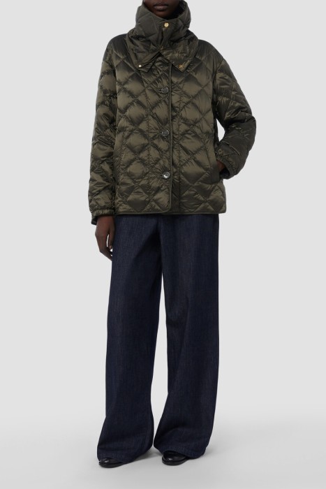 пуховик  из италии вид сбоку