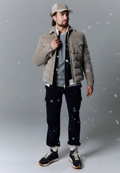 пуховик  от бренда eleventy вид слева