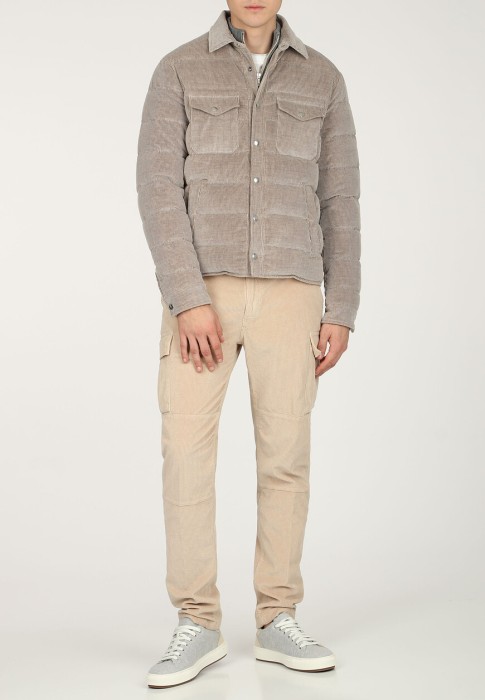 Товар бежевого цвета с внутренней стороны