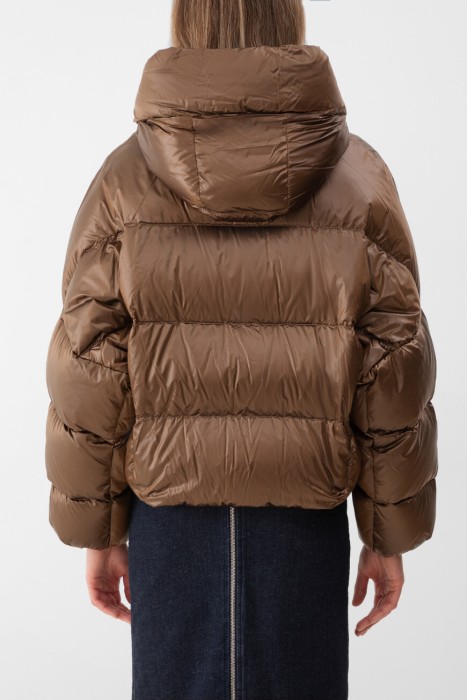 пуховик  от бренда max mara вид слева