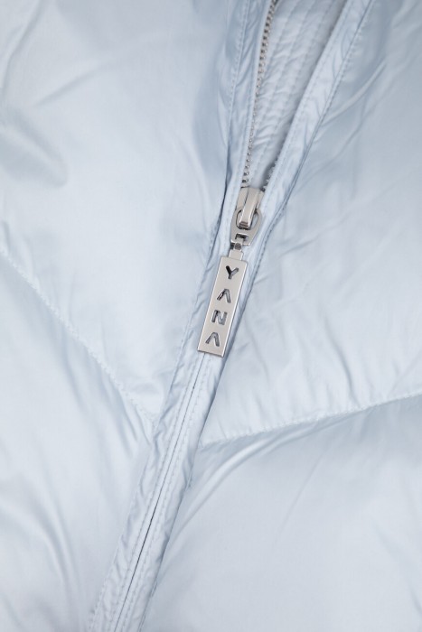пуховик  универсального стиля с лицевой стороны