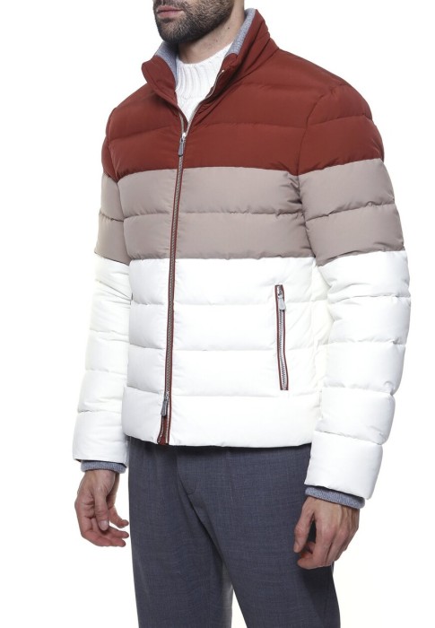 пуховик  по цене 128900 руб вид справа