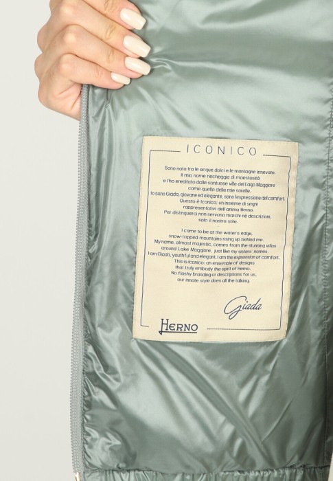 пуховик  из проверенных материалов спереди