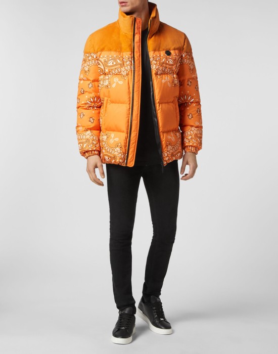 пуховик  по цене 90353 руб вид справа