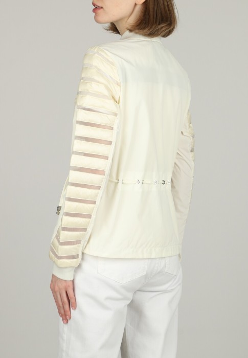 пуховик  из италии вид сбоку