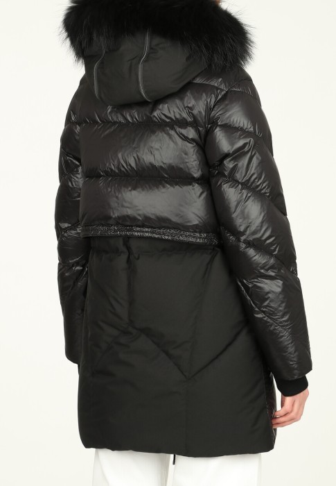 пуховик  из италии вид сбоку