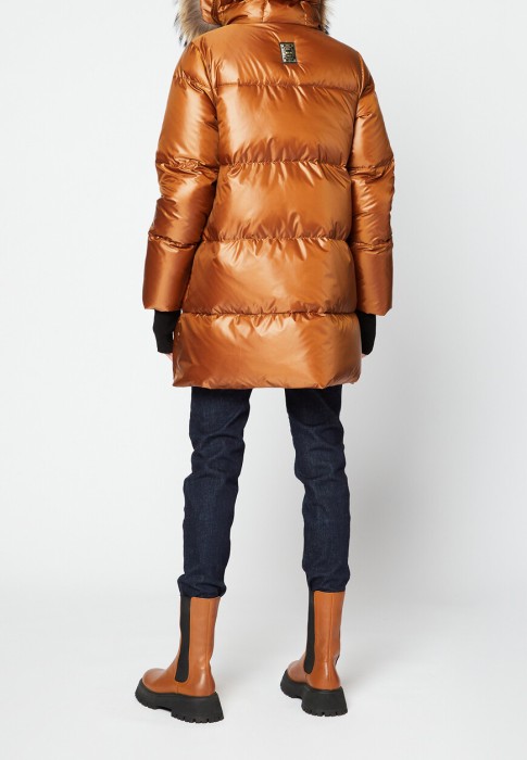 пуховик  из италии вид сбоку