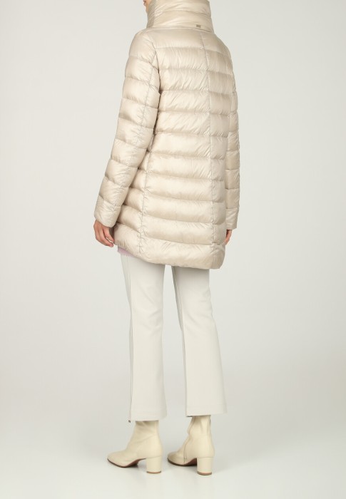 пуховик  из франции вид сбоку