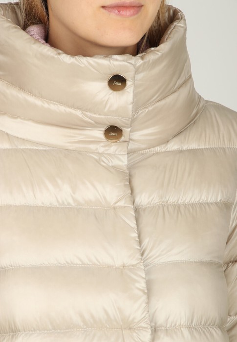 пуховик  из проверенных материалов спереди