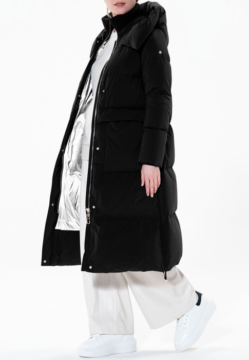 пуховик  по цене 74165 руб вид справа