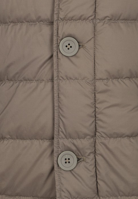 пуховик  универсального стиля с лицевой стороны