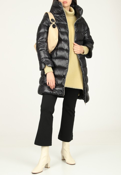 пуховик  от бренда herno вид слева