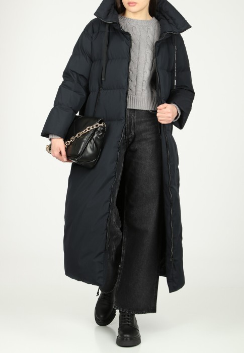 пуховик  по цене 175250 руб вид справа