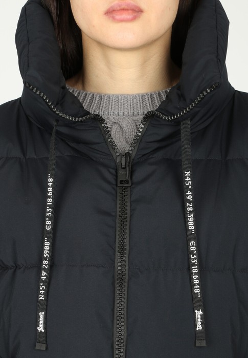 пуховик  универсального стиля с лицевой стороны