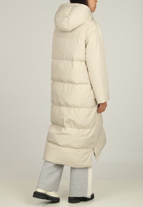 пуховик  из италии вид сбоку