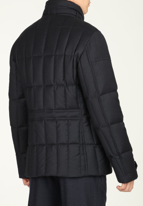 пуховик  из канады вид сбоку