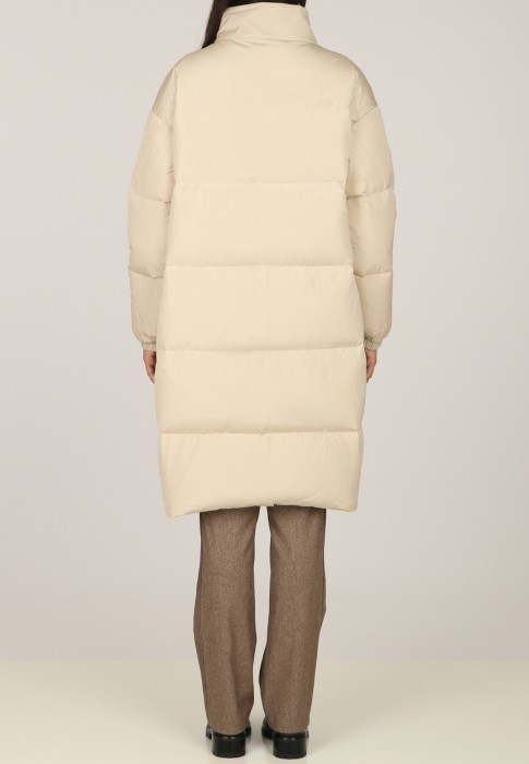 пуховик  из италии вид сбоку