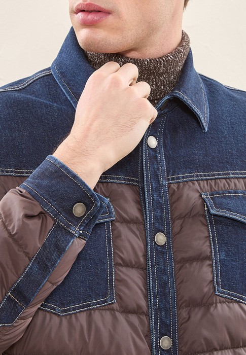 Товар коричневого цвета с внутренней стороны