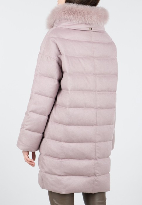 Товар розового цвета с внутренней стороны