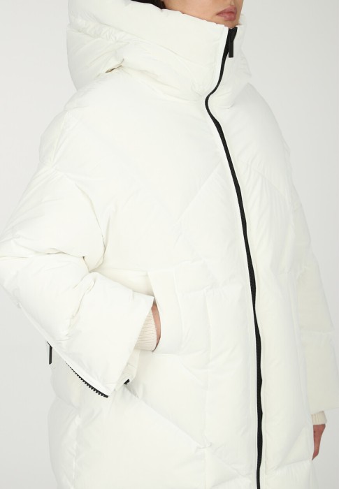 пуховик  из проверенных материалов спереди