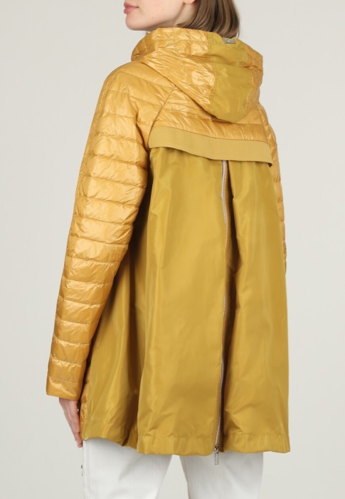 пуховик  из италии вид сбоку