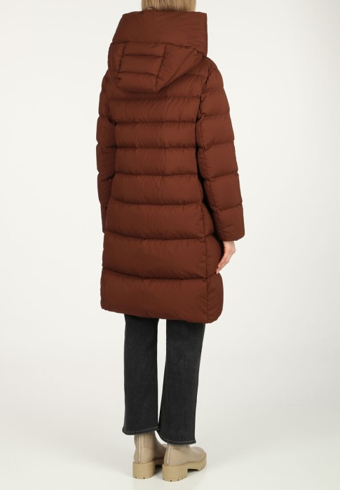 Товар коричневого цвета с внутренней стороны