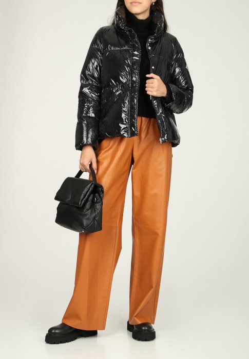 пуховик  по цене 66815 руб вид справа