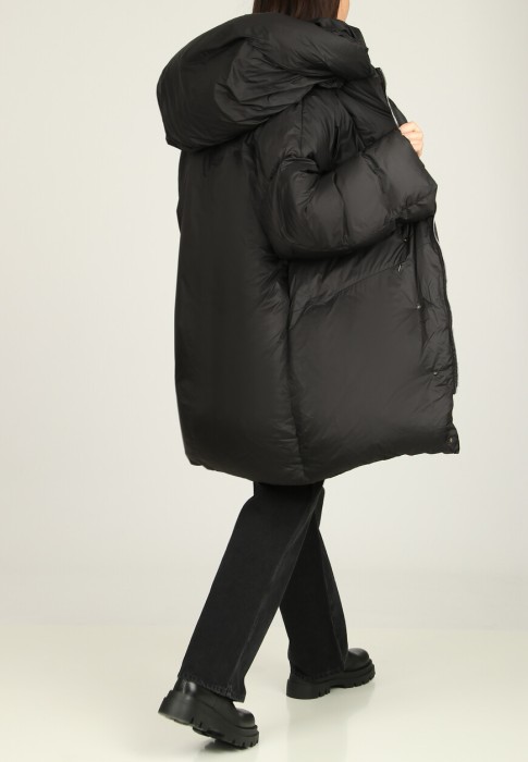 Товар черного цвета с внутренней стороны