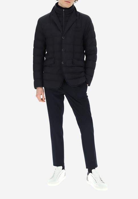 пуховик  от бренда herno вид слева