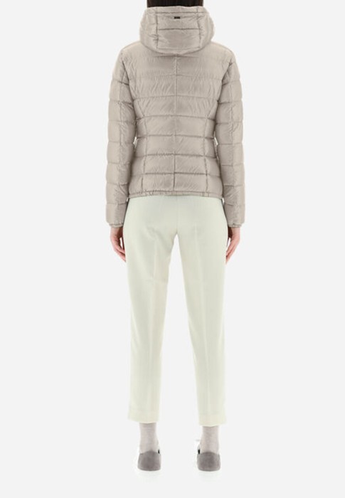 пуховик  из проверенных материалов спереди