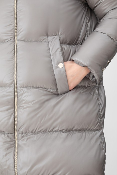 Товар серого цвета с внутренней стороны