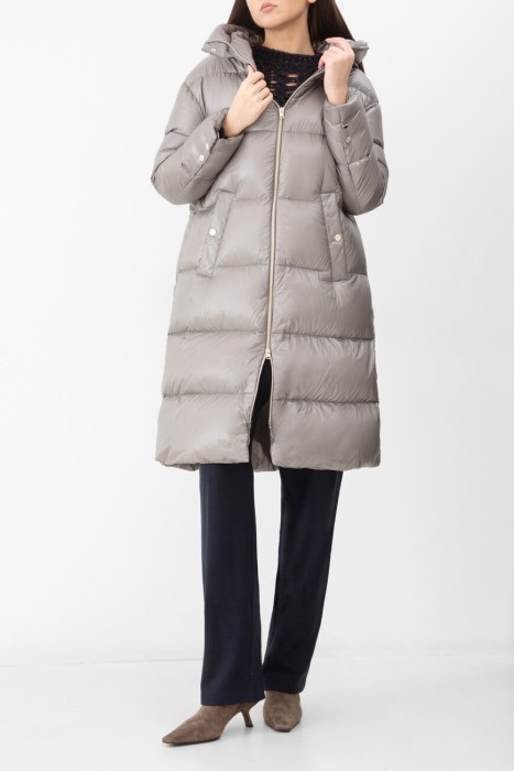 пуховик  универсального стиля с лицевой стороны