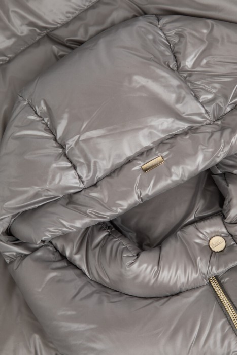 пуховик  для взрослого возраста с изнаночной стороны