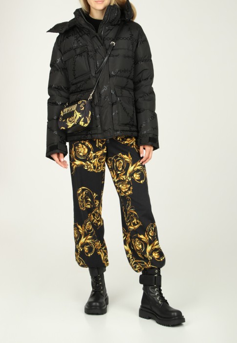 пуховик  от бренда versace jeans couture вид слева