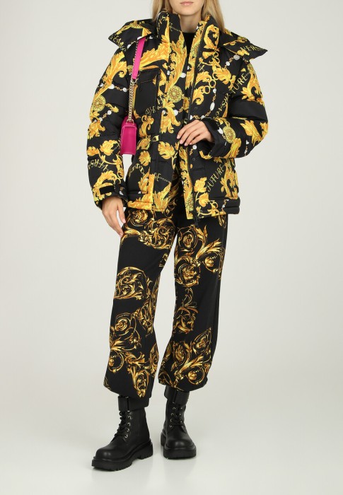 пуховик  от бренда versace jeans couture вид слева