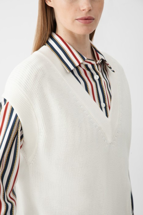 пуловер  модель carmelina из италии вид сбоку