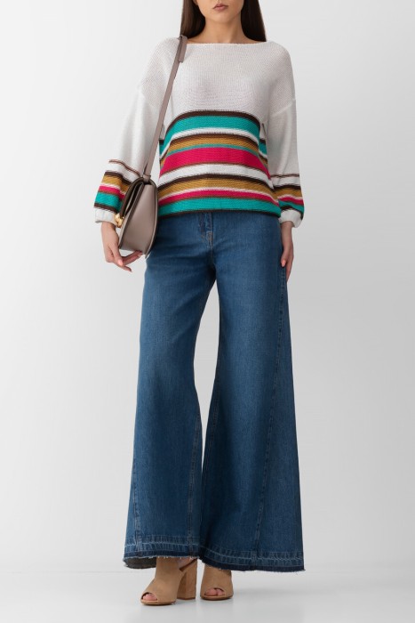 Товар белого цвета с внутренней стороны