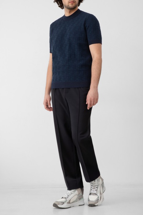 Товар синего цвета с внутренней стороны